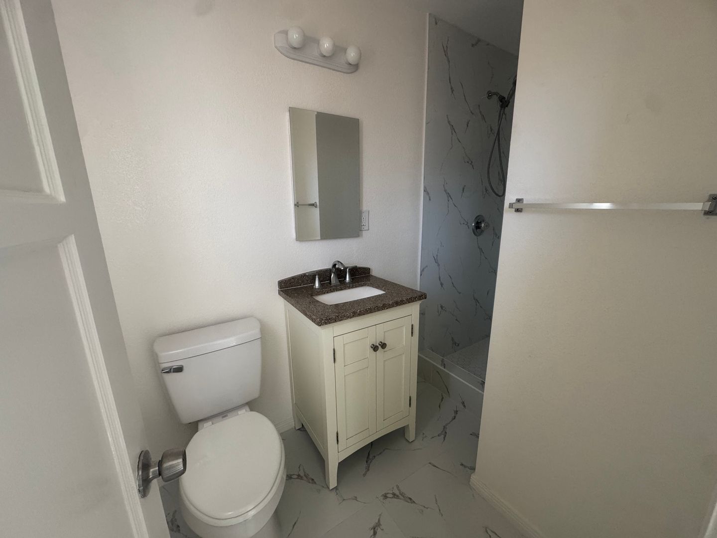 434 - 442 E Lincoln Street - Carson - California - 1 bed, 1 bath rental property