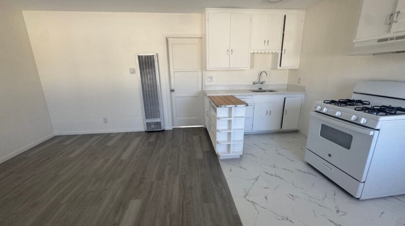 434 - 442 E Lincoln Street - Carson - California - 1 bed, 1 bath rental property