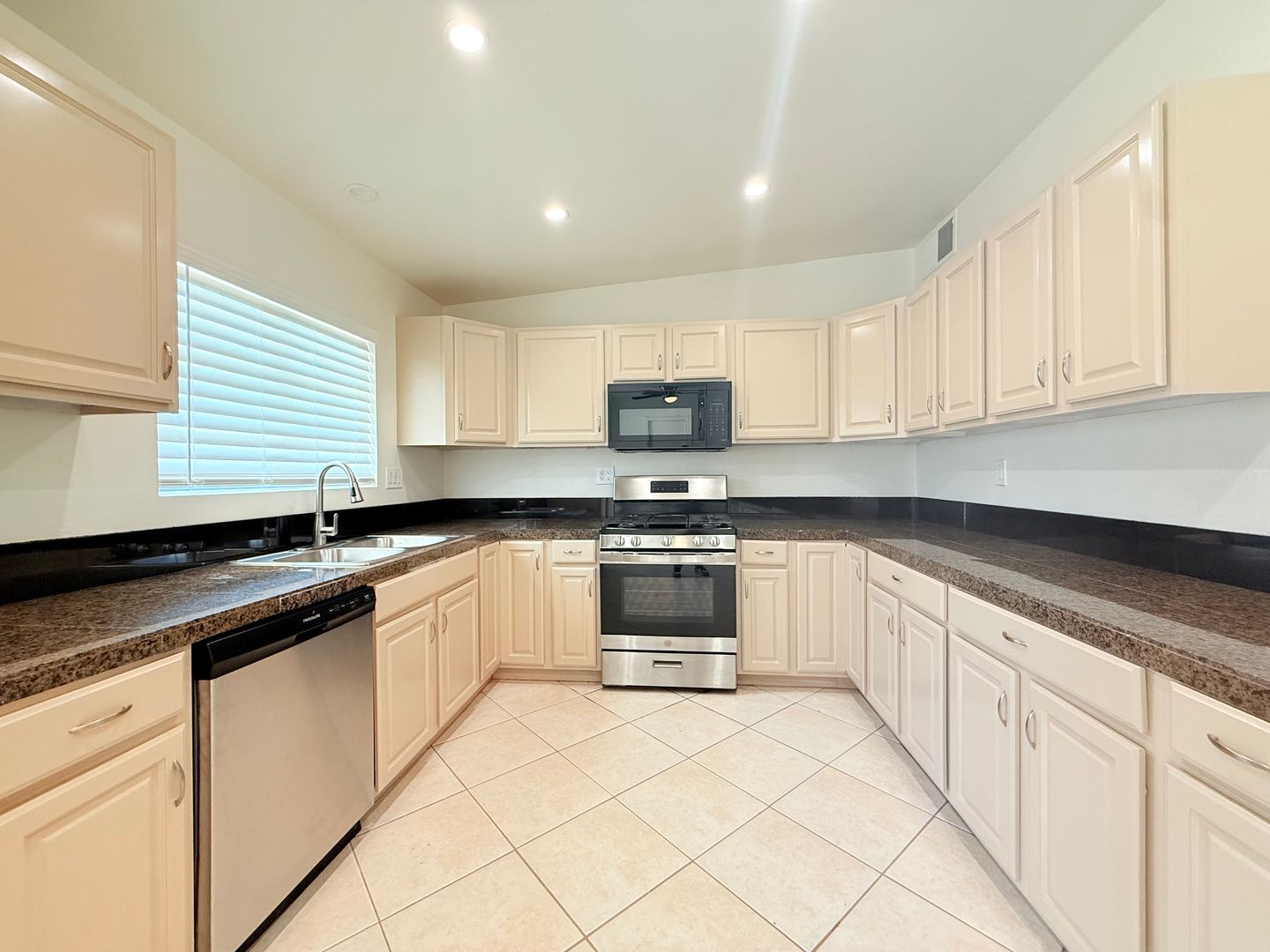 44458 San Juan Avenue - Palm Desert - California - 3 bed, 2 bath rental property