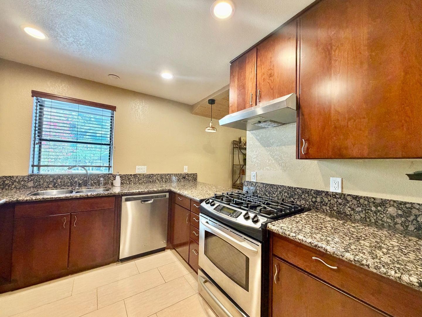 45550 Ocotillo Dr Unit D - Palm Desert - California - 2 bed, 2 bath rental property
