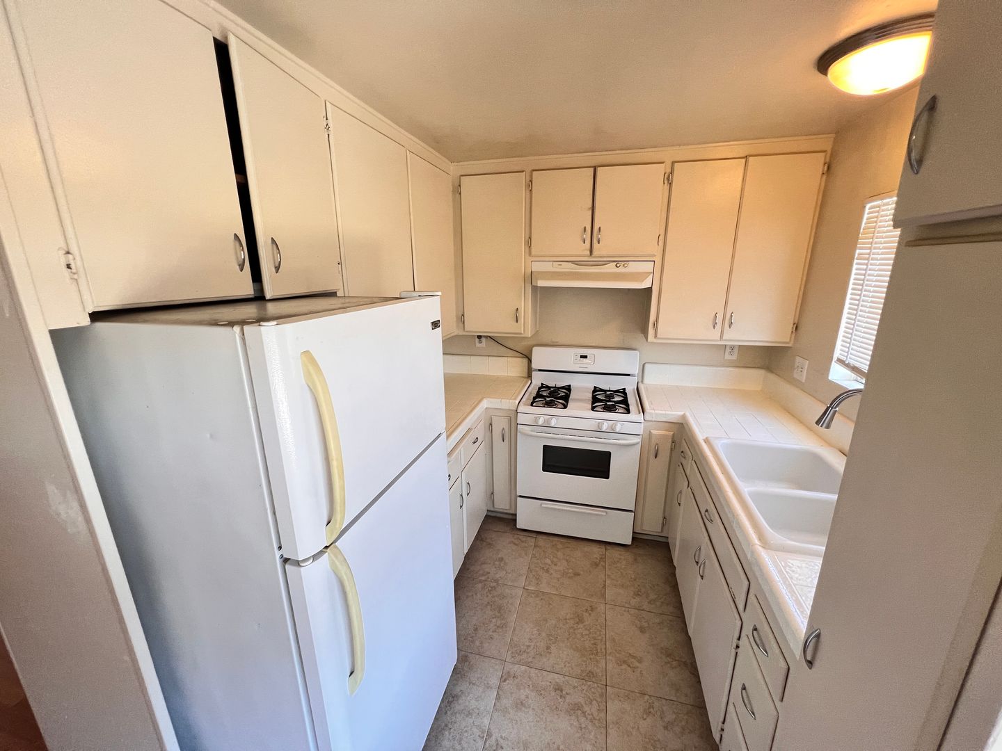 4665 Cherokee Avenue #18 - San Diego - California - 2 bed, 1 bath rental property