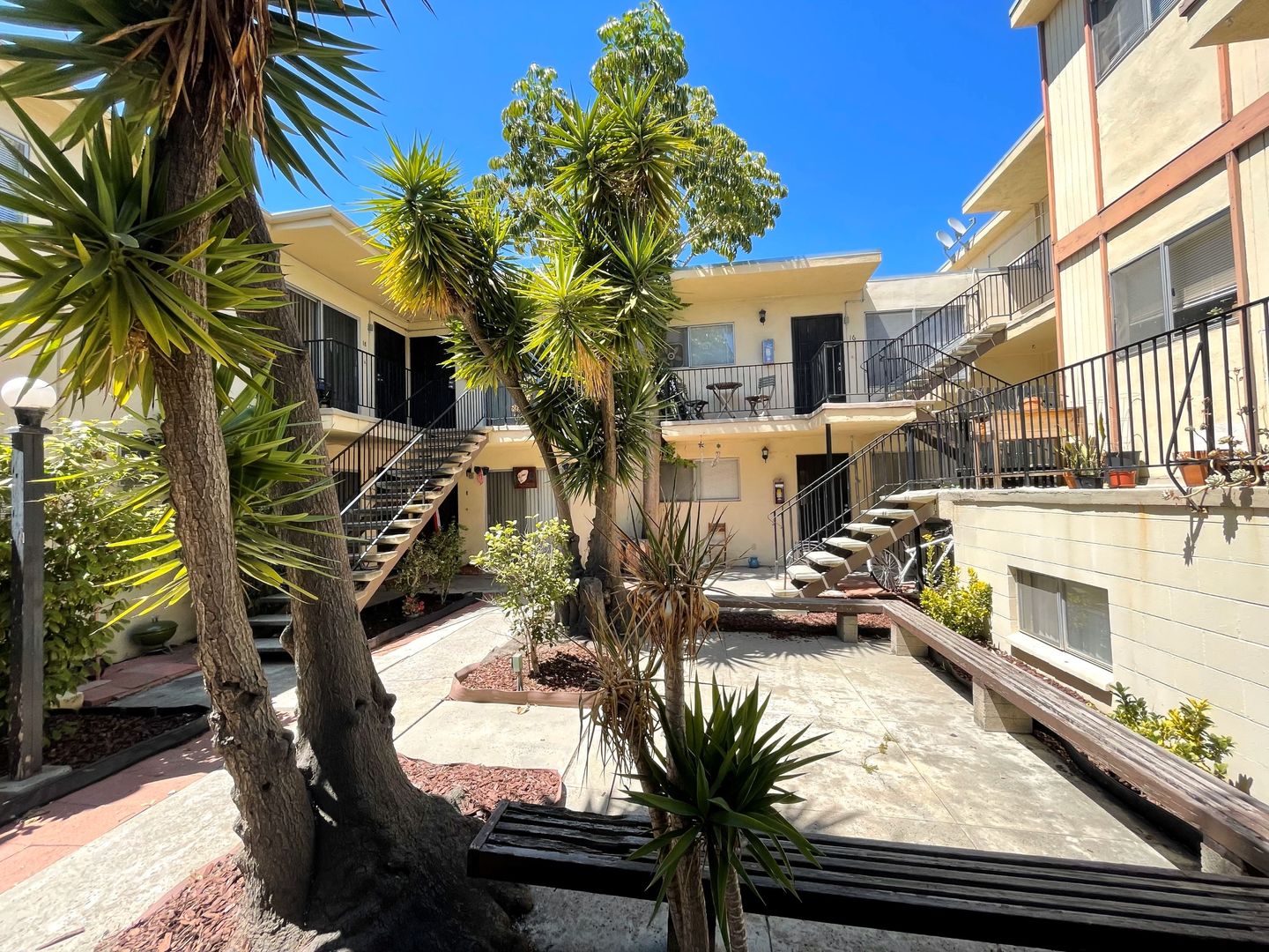 4665 Cherokee Avenue #18 - San Diego - California - 2 bed, 1 bath rental property