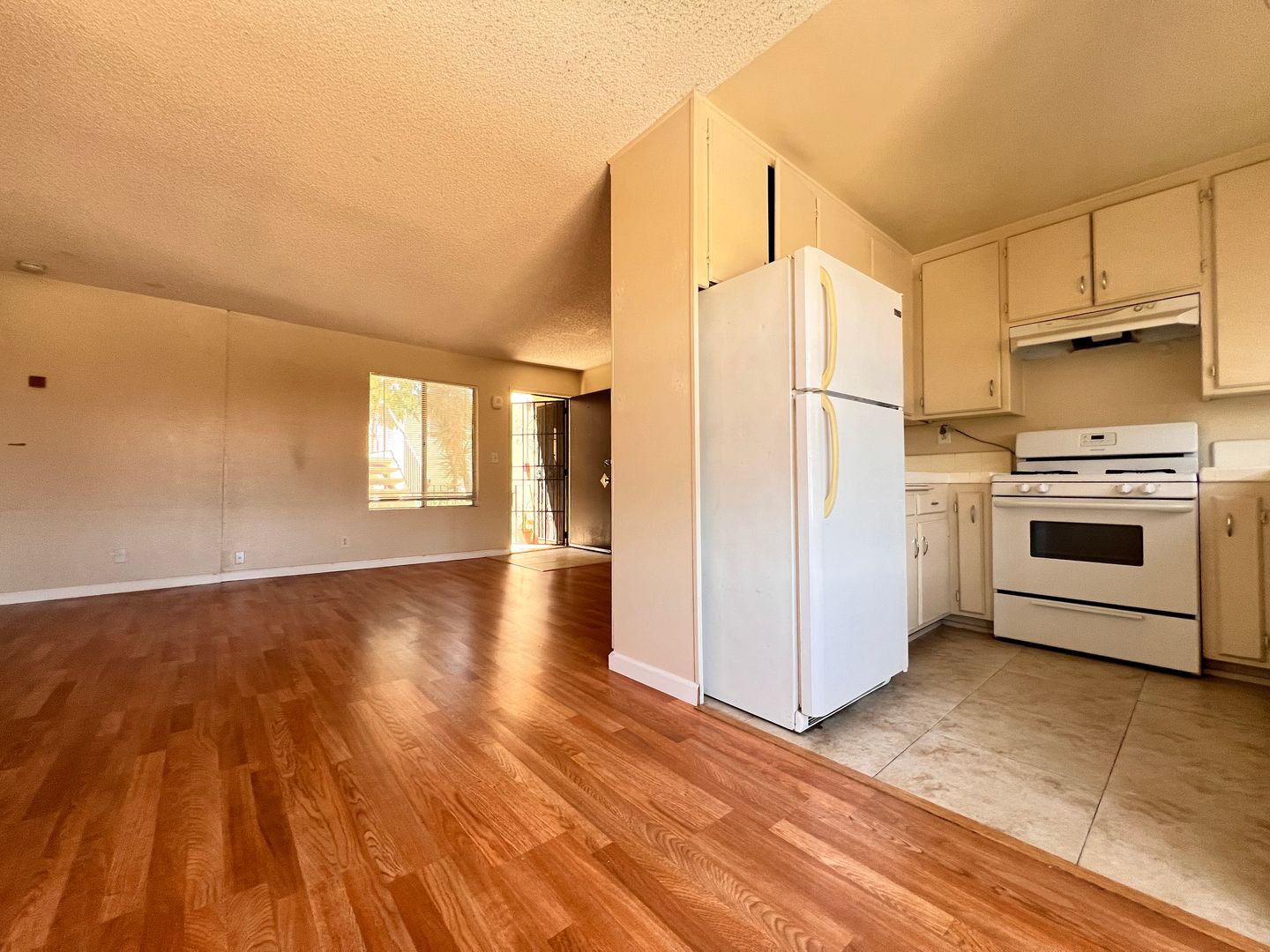 4665 Cherokee Avenue #18 - San Diego - California - 2 bed, 1 bath rental property
