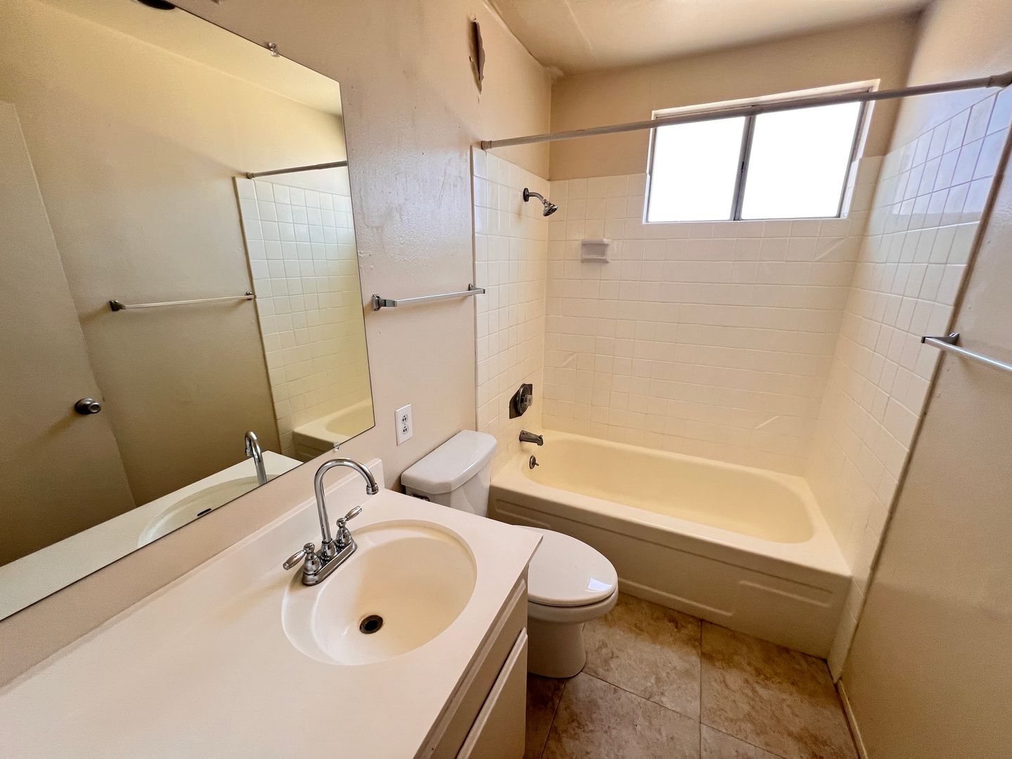 4665 Cherokee Avenue #18 - San Diego - California - 2 bed, 1 bath rental property