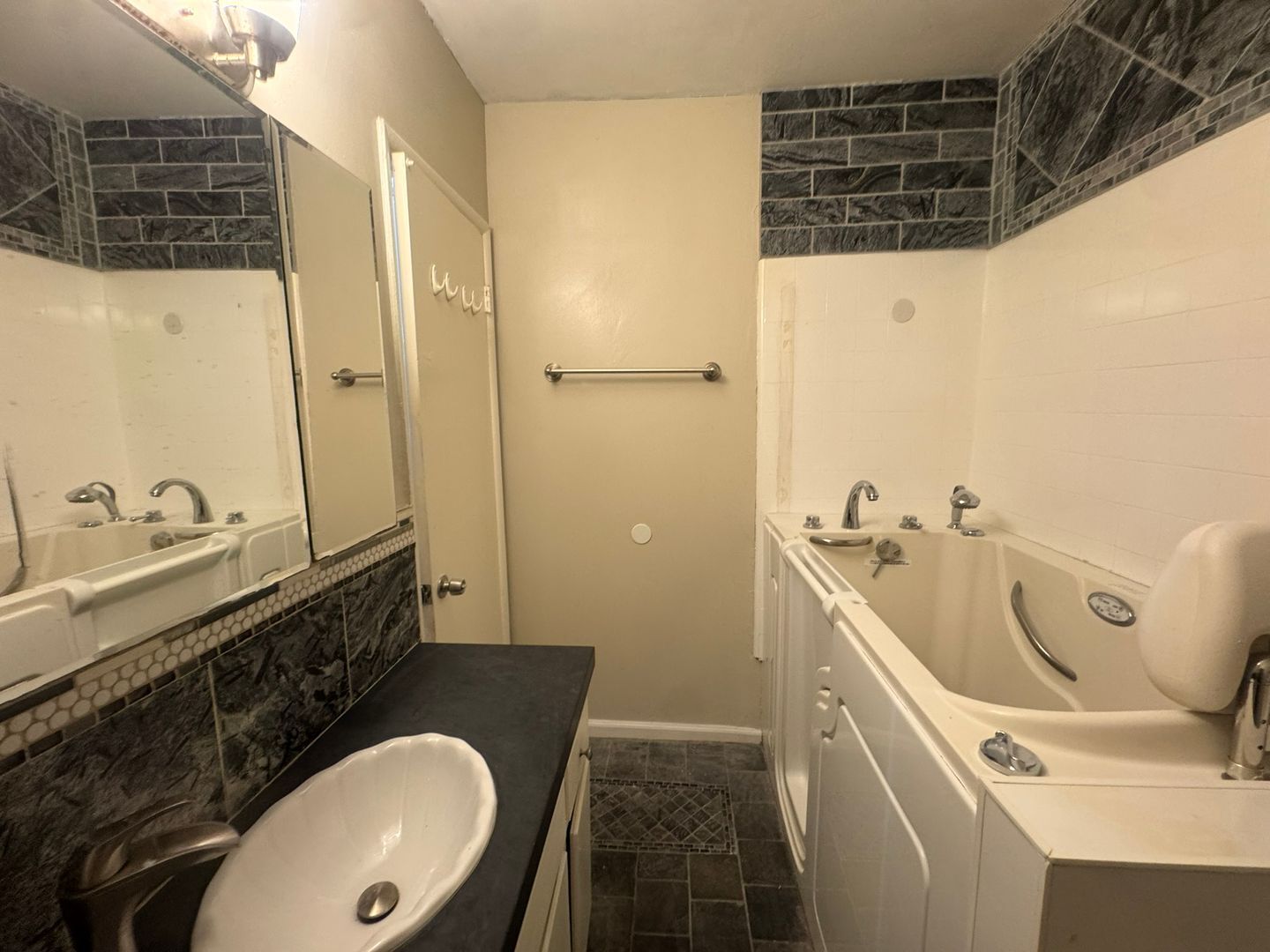 4730 W 118th Street - Hawthorne - California - 2 bed, 1 bath rental property