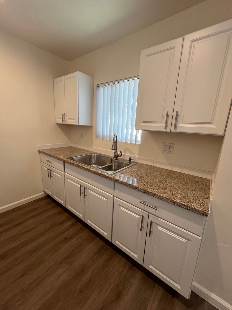 520 N Freeman St - Oceanside - California - 1 bed, 1 bath rental property