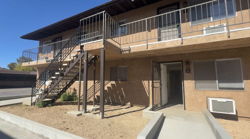 524 E. Ave Q12 - Unit 4 - Palmdale - California - 2 bed, 1 bath rental property