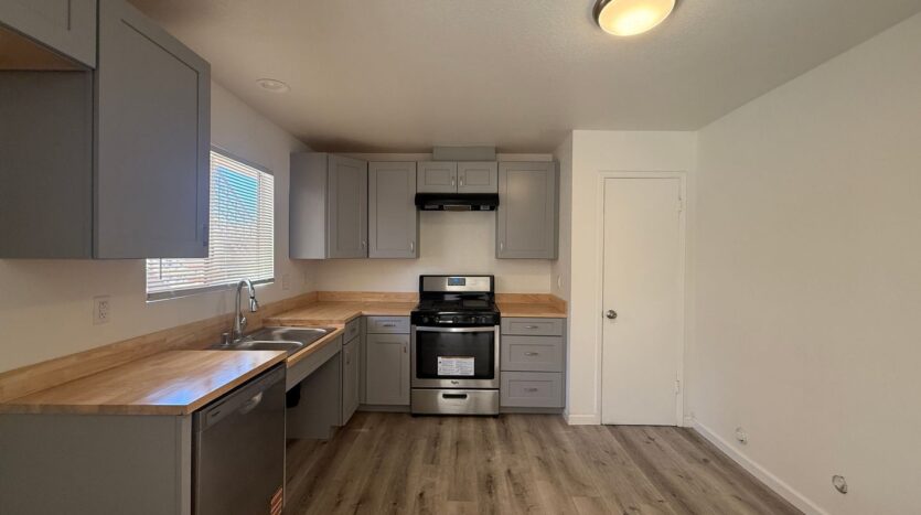 524 E. Ave Q12 - Unit 4 - Palmdale - California - 2 bed, 1 bath rental property