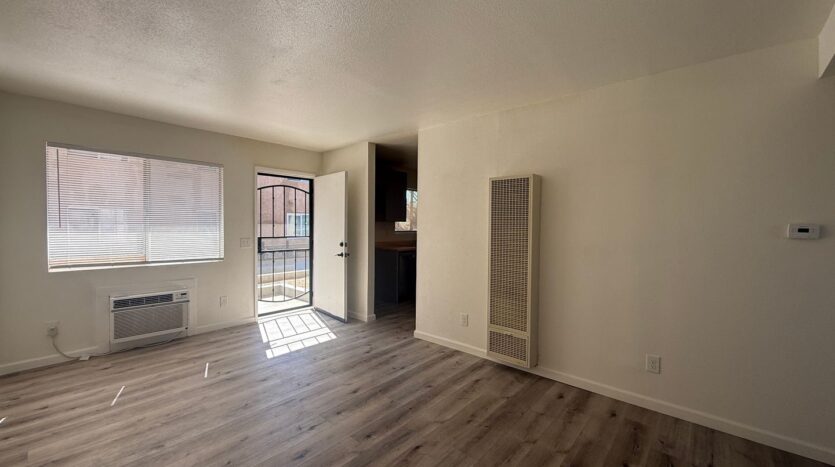 524 E. Ave Q12 - Unit 4 - Palmdale - California - 2 bed, 1 bath rental property