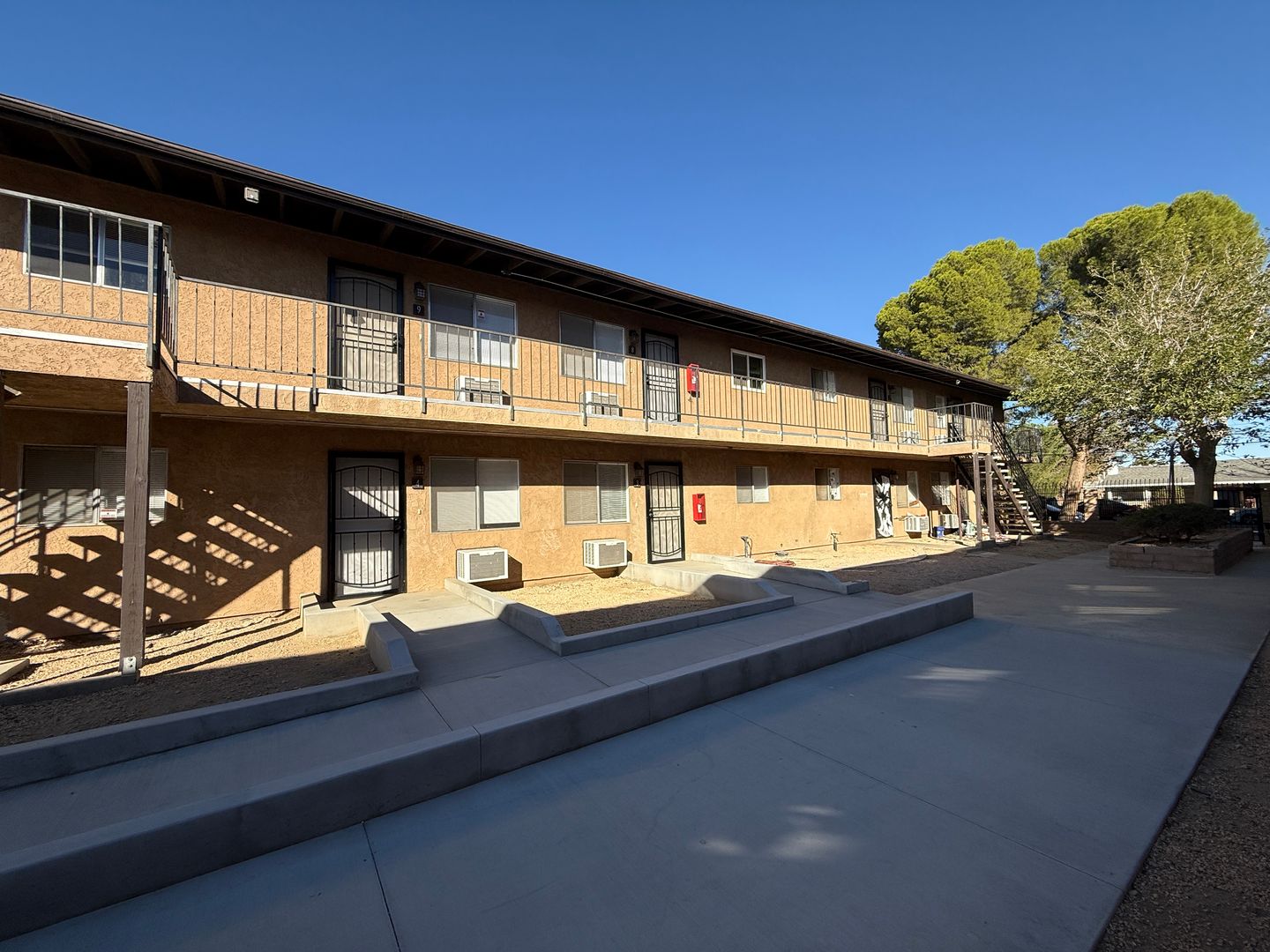 524 E. Ave Q12 - Unit 4 - Palmdale - California - 2 bed, 1 bath rental property