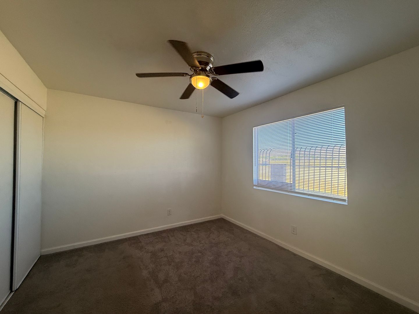 524 E. Ave Q12 - Unit 4 - Palmdale - California - 2 bed, 1 bath rental property