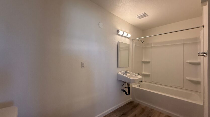 524 E. Ave Q12 - Unit 4 - Palmdale - California - 2 bed, 1 bath rental property