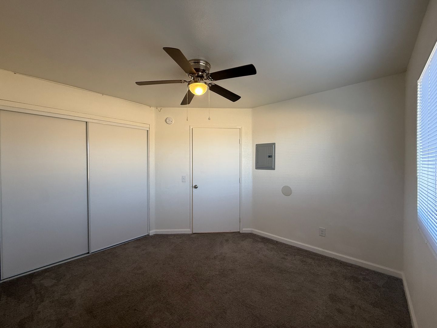 524 E. Ave Q12 - Unit 4 - Palmdale - California - 2 bed, 1 bath rental property
