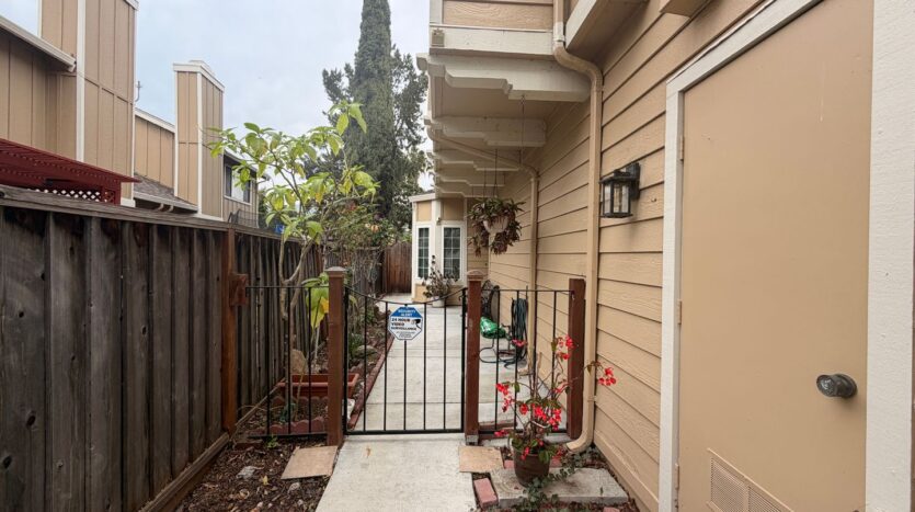 528 Folsom Circle - Milpitas - California - 4 bed, 2.5 bath rental property