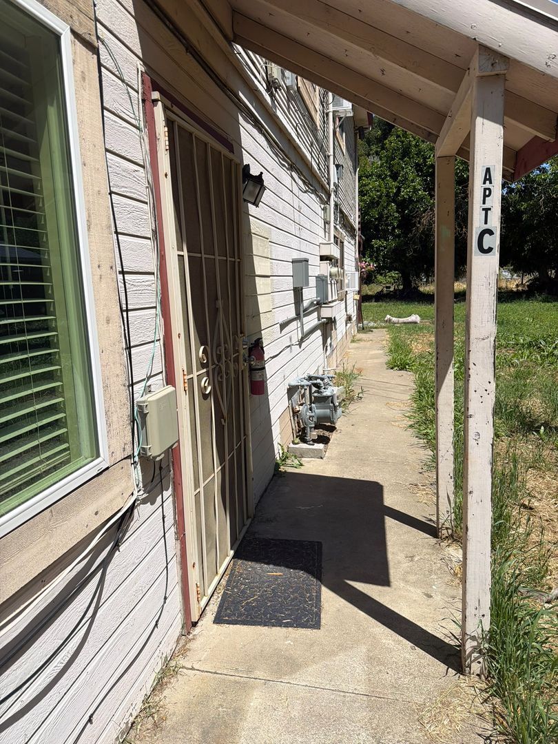 535 N Harbor Blvd  - West Sacramento - California - 1 bed, 1 bath rental property