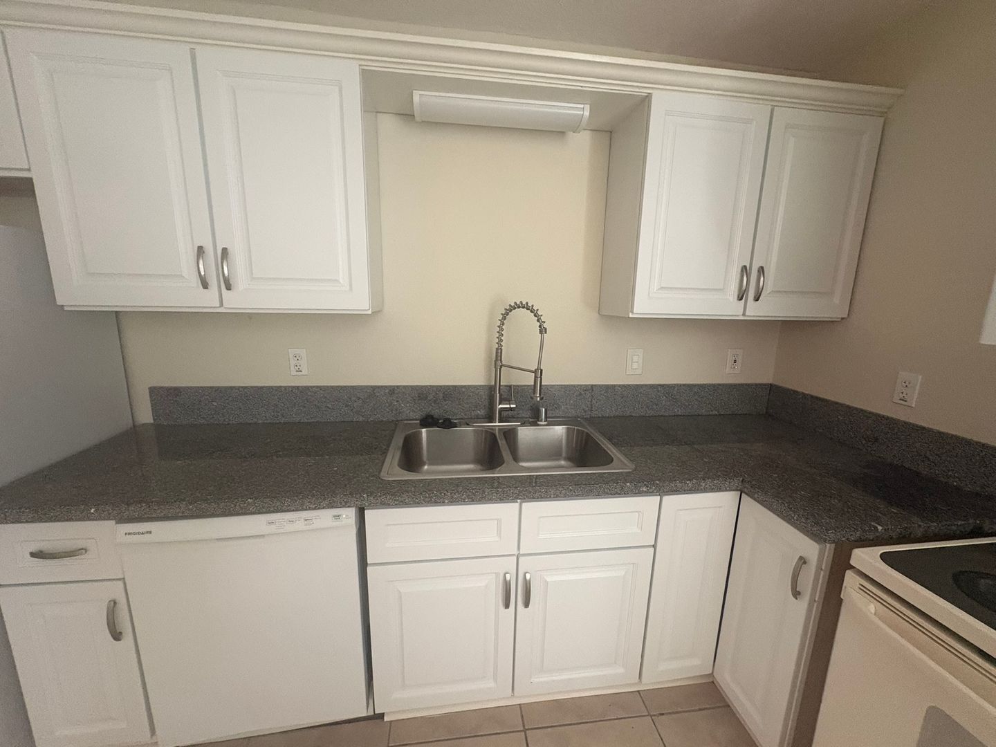 535 N Harbor Blvd  - West Sacramento - California - 1 bed, 1 bath rental property