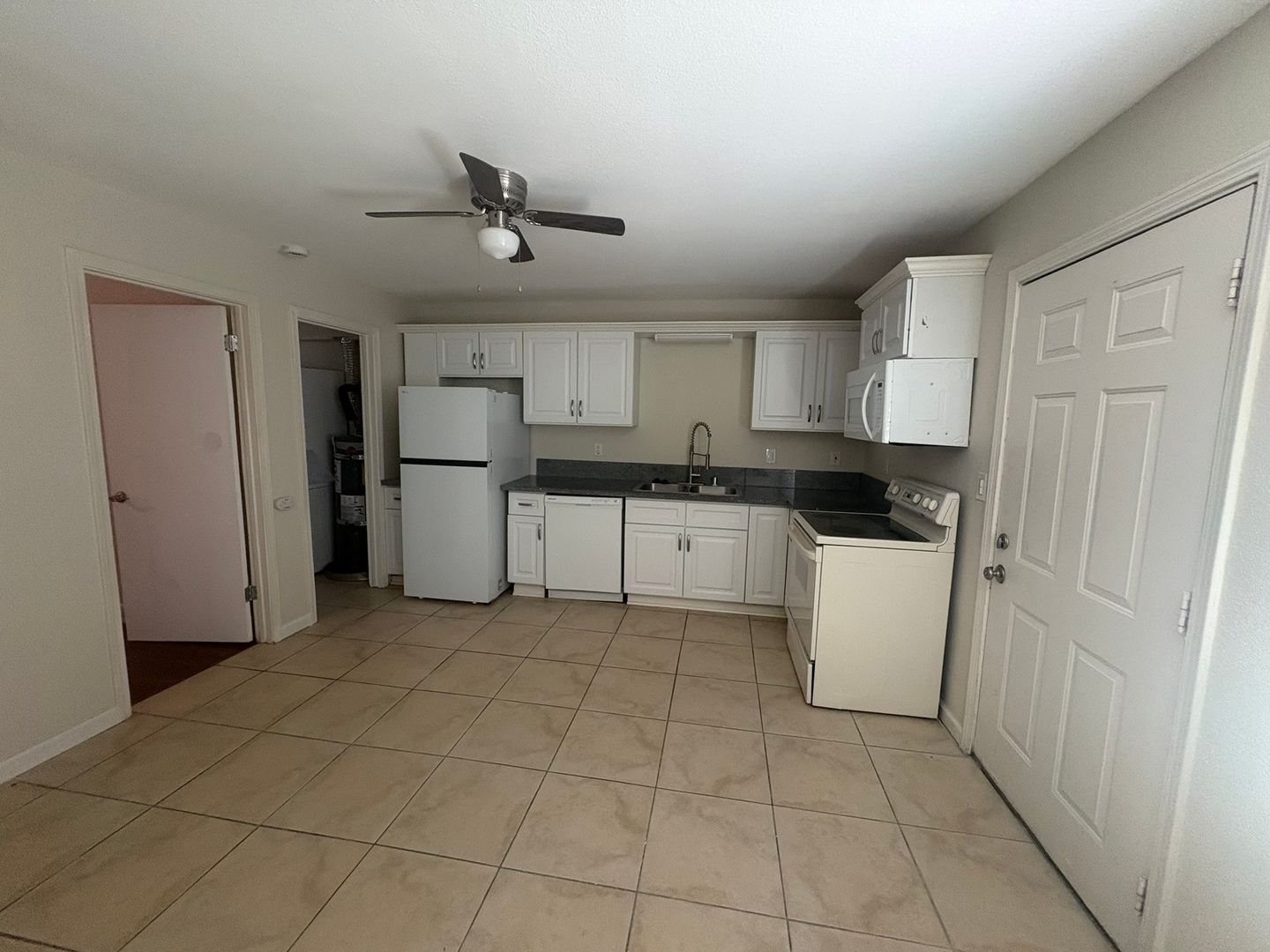 535 N Harbor Blvd  - West Sacramento - California - 1 bed, 1 bath rental property