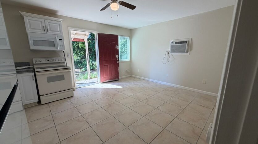535 N Harbor Blvd  - West Sacramento - California - 1 bed, 1 bath rental property