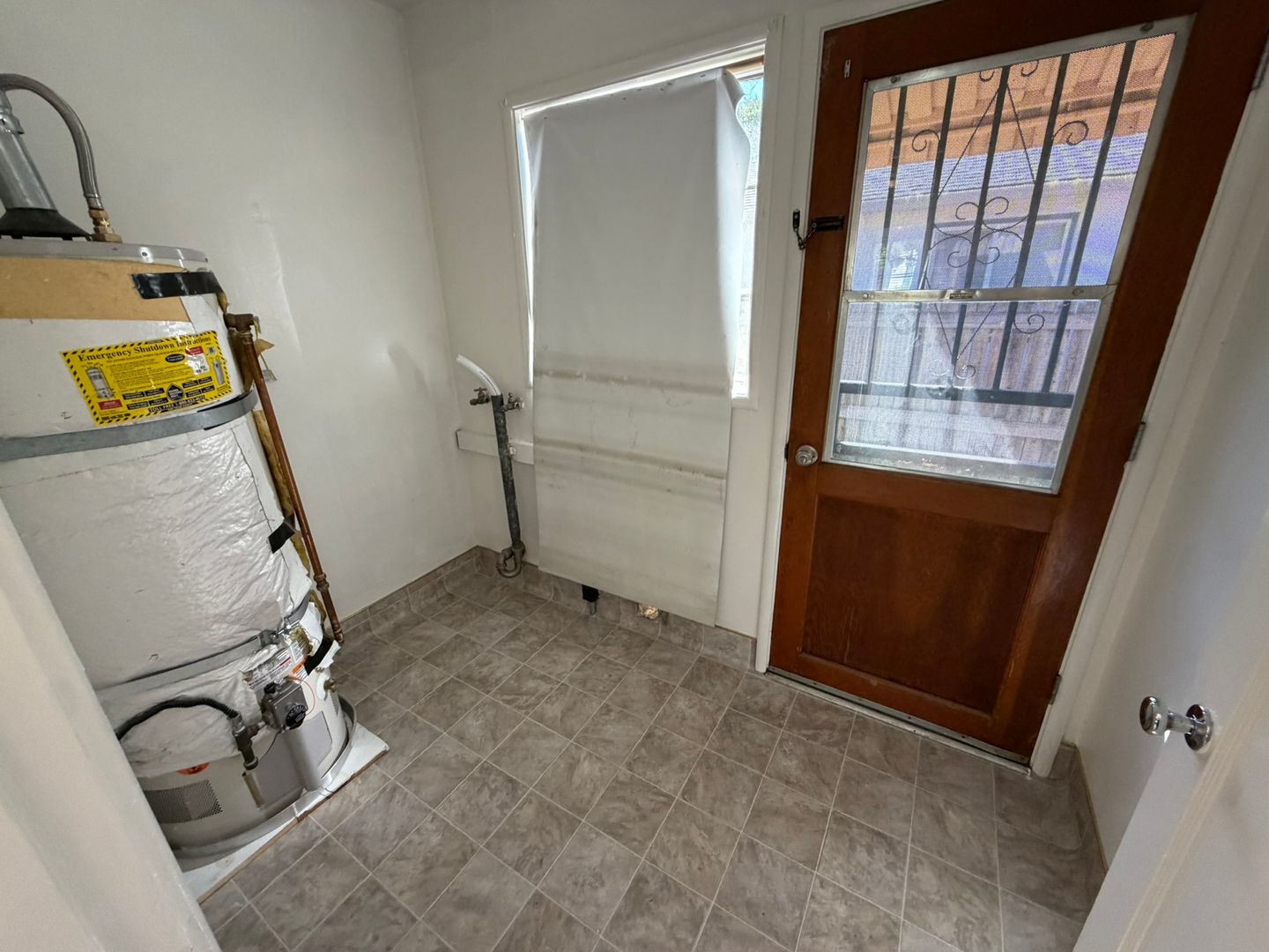 5500 38th ave  - Sacramento - California - 3 bed, 1 bath rental property