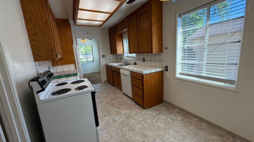 5500 38th ave  - Sacramento - California - 3 bed, 1 bath rental property