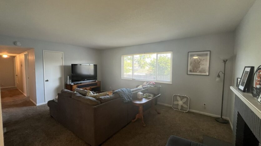 6049 Cherrelyn Way - Carmichael - California - 3 bed, 2 bath rental property