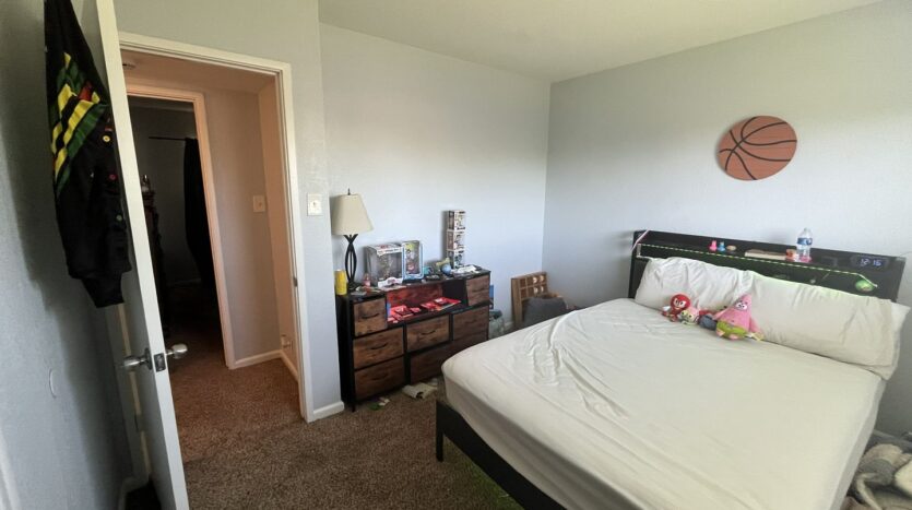 6049 Cherrelyn Way - Carmichael - California - 3 bed, 2 bath rental property