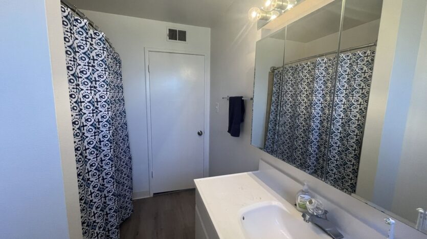 6049 Cherrelyn Way - Carmichael - California - 3 bed, 2 bath rental property