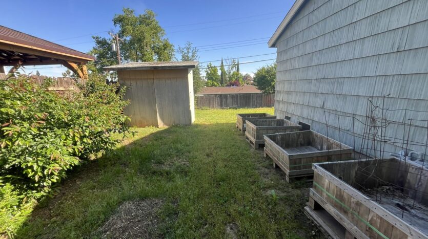 6049 Cherrelyn Way - Carmichael - California - 3 bed, 2 bath rental property