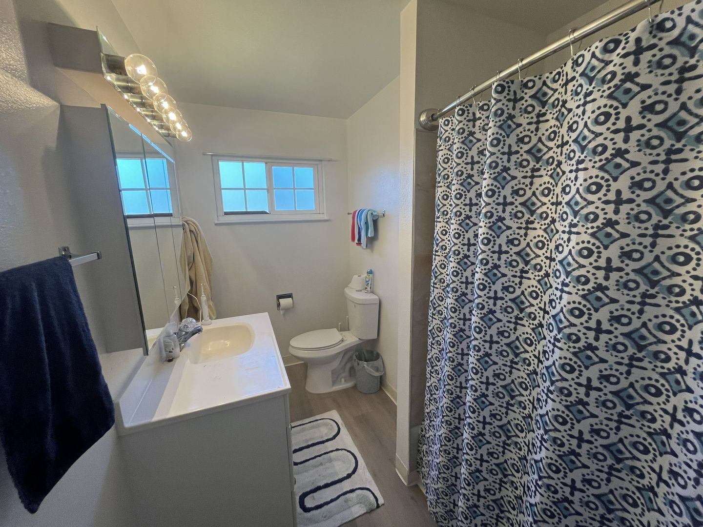 6049 Cherrelyn Way - Carmichael - California - 3 bed, 2 bath rental property