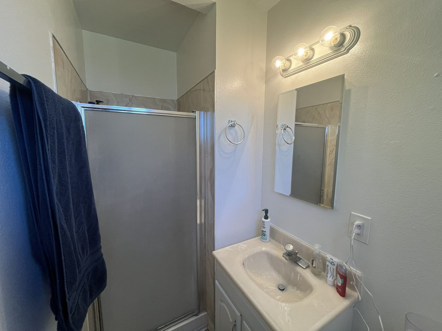 6049 Cherrelyn Way - Carmichael - California - 3 bed, 2 bath rental property