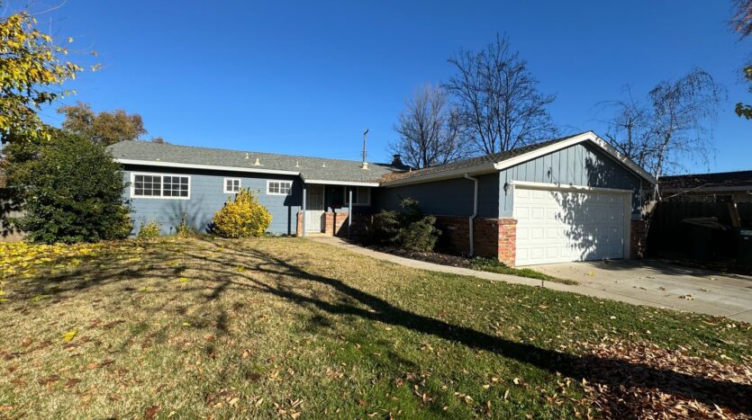 6049 Cherrelyn Way - Carmichael - California - 3 bed, 2 bath rental property