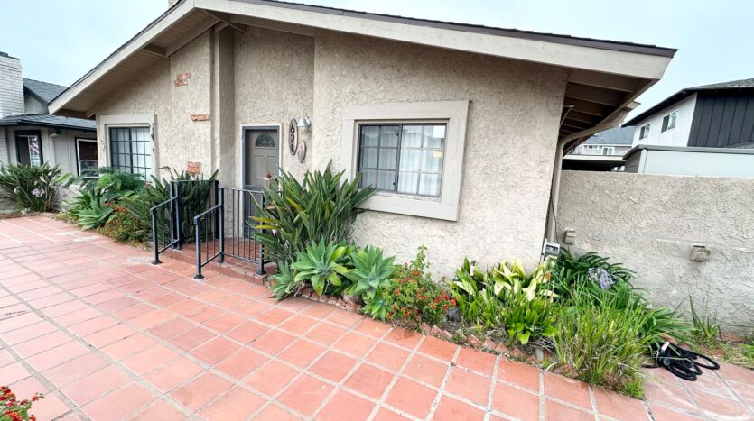 621 20th St. - Unit A - Huntington Beach - California - 3 bed, 2 bath rental property