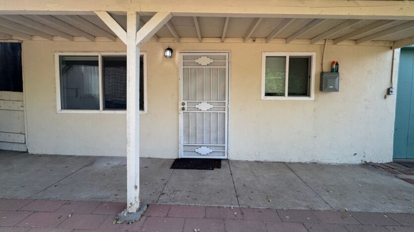 622 S. Kalmia St. #B - Escondido - California - 1 bed, 1 bath rental property