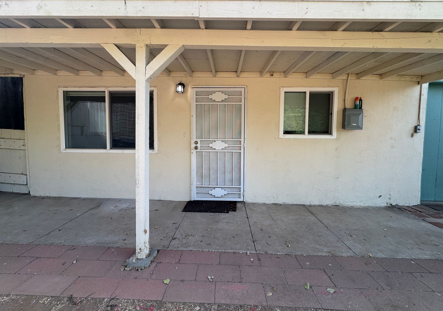 622 S. Kalmia St. #B - Escondido - California - 1 bed, 1 bath rental property
