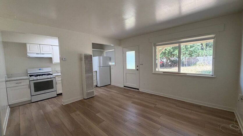 622 S. Kalmia St. #B - Escondido - California - 1 bed, 1 bath rental property