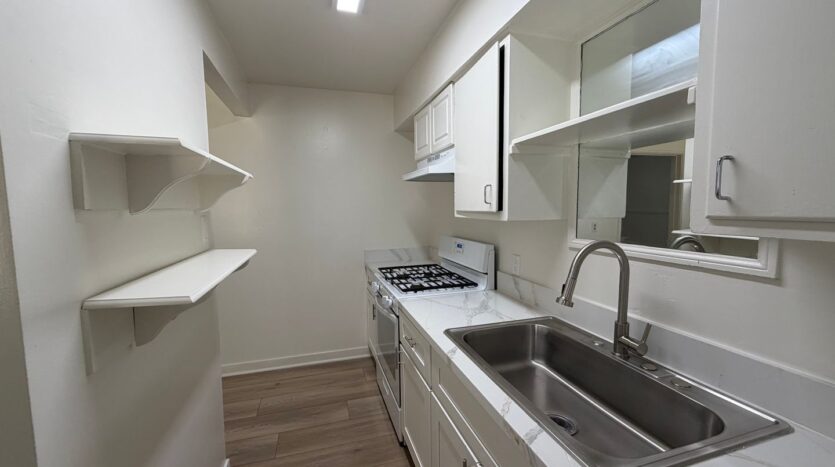622 S. Kalmia St. #B - Escondido - California - 1 bed, 1 bath rental property
