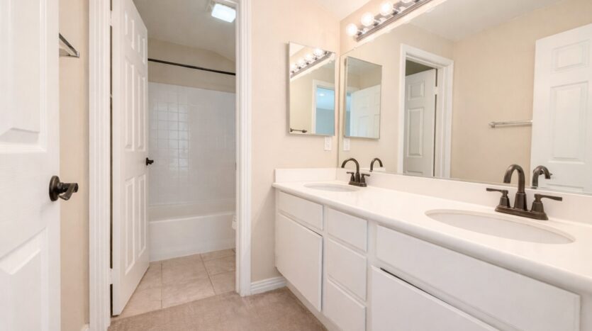 651 Poets Square - Fallbrook - California - 4 bed, 2.5 bath rental property
