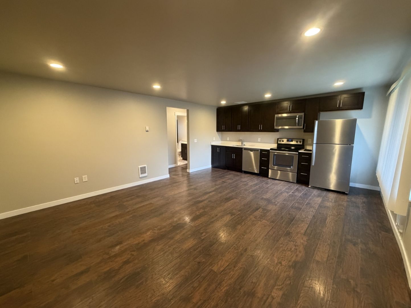 6807-6809 Lakewood Drive W - University Place - Washington - 1 bed, 1 bath rental property