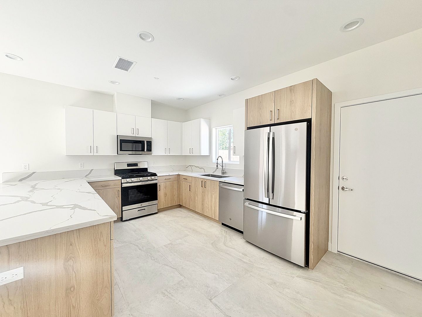 68160 - 68162 Modalo Rd - Cathedral City - California - 4 bed, 3 bath rental property