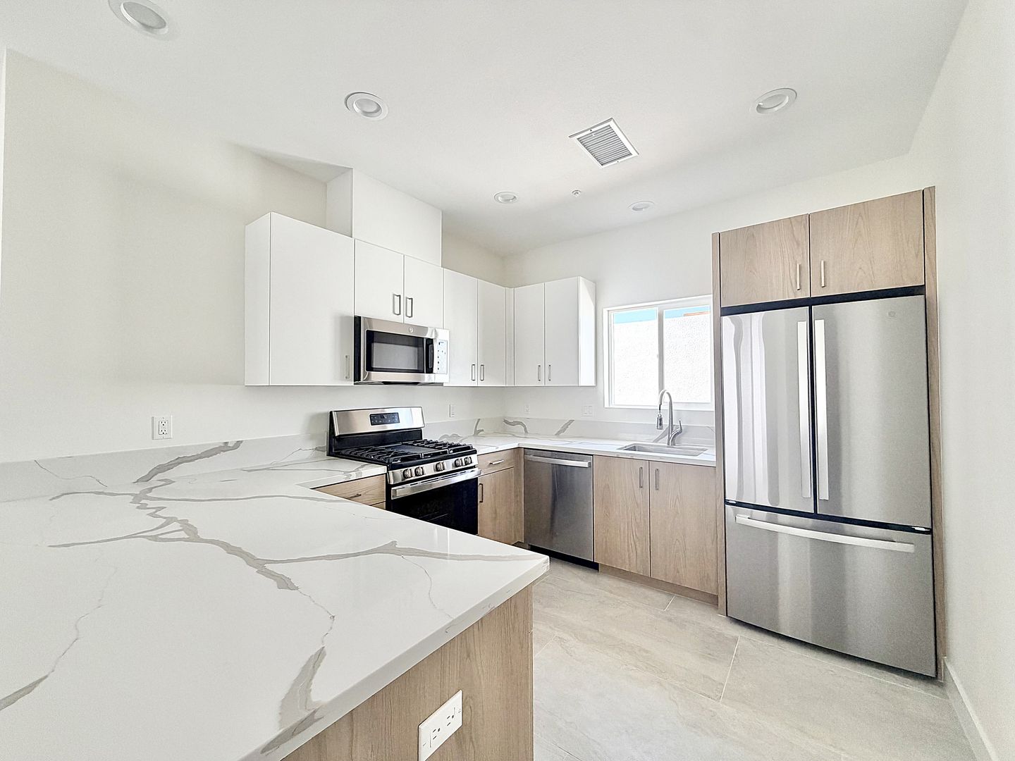 68160 - 68162 Modalo Rd - Cathedral City - California - 3 bed, 2 bath rental property