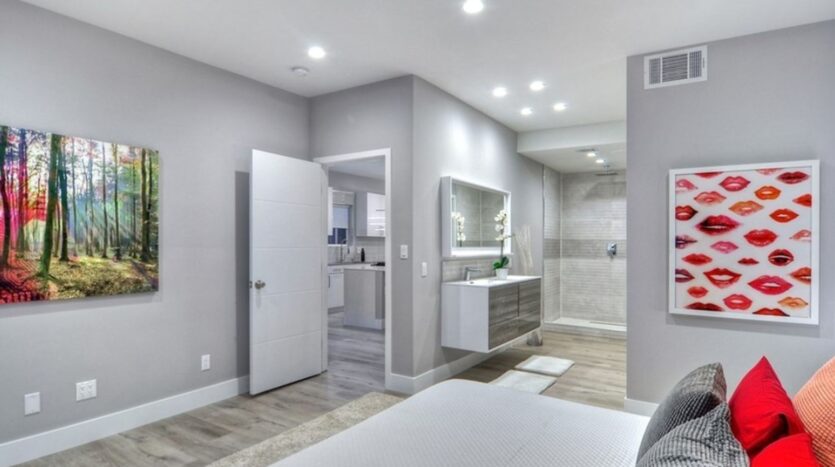 7007 Arlington Ave - Los Angeles - California - 3 bed, 2 bath rental property