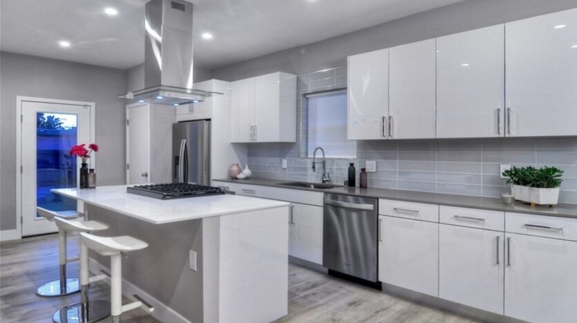 7007 Arlington Ave - Los Angeles - California - 3 bed, 2 bath rental property