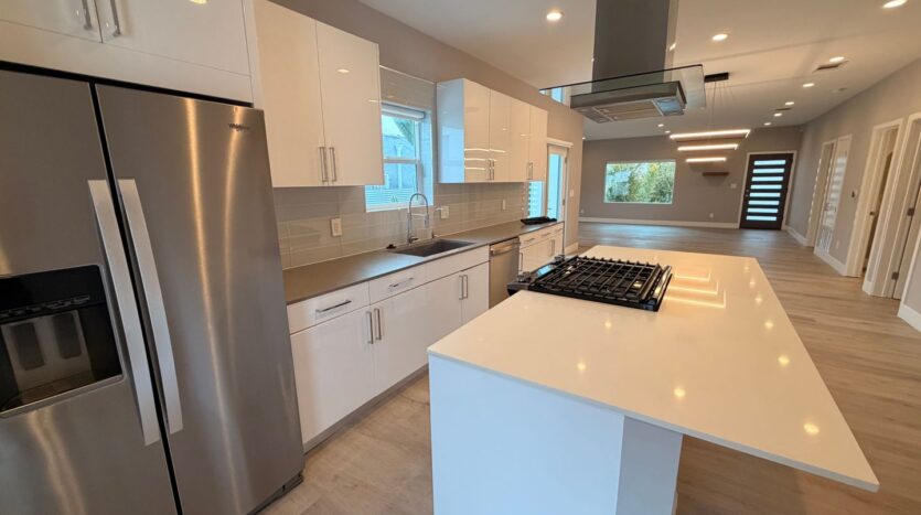 7007 Arlington Ave - Los Angeles - California - 3 bed, 2 bath rental property