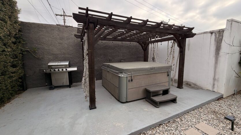 7007 Arlington Ave - Los Angeles - California - 3 bed, 2 bath rental property