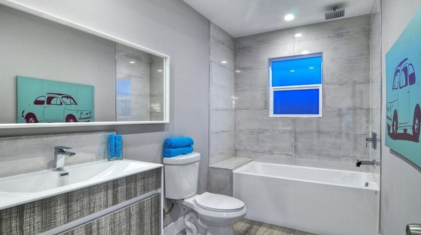 7007 Arlington Ave - Los Angeles - California - 3 bed, 2 bath rental property