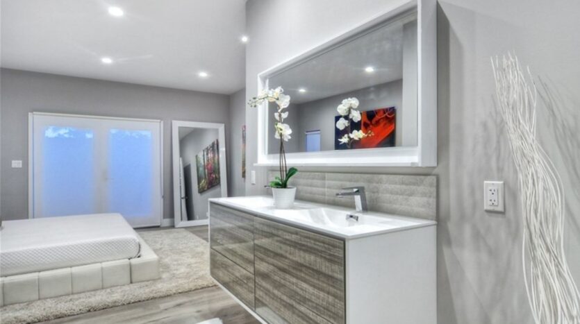 7007 Arlington Ave - Los Angeles - California - 3 bed, 2 bath rental property