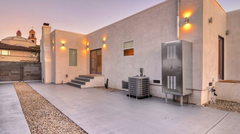 7007 Arlington Ave - Los Angeles - California - 3 bed, 2 bath rental property