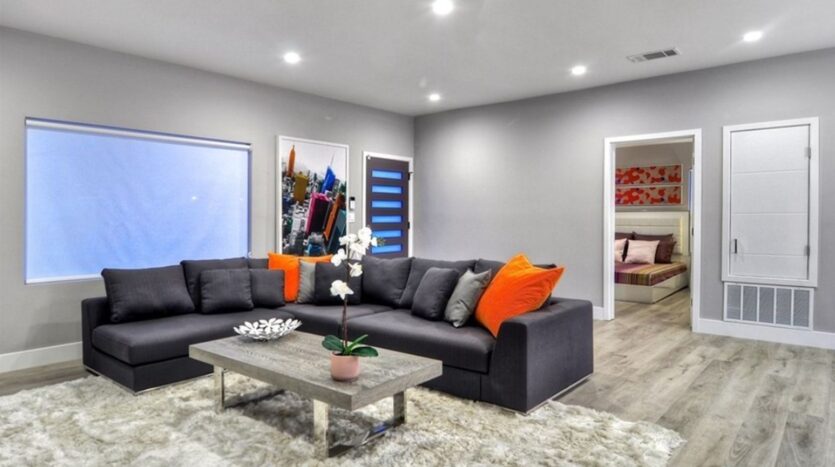 7007 Arlington Ave - Los Angeles - California - 3 bed, 2 bath rental property