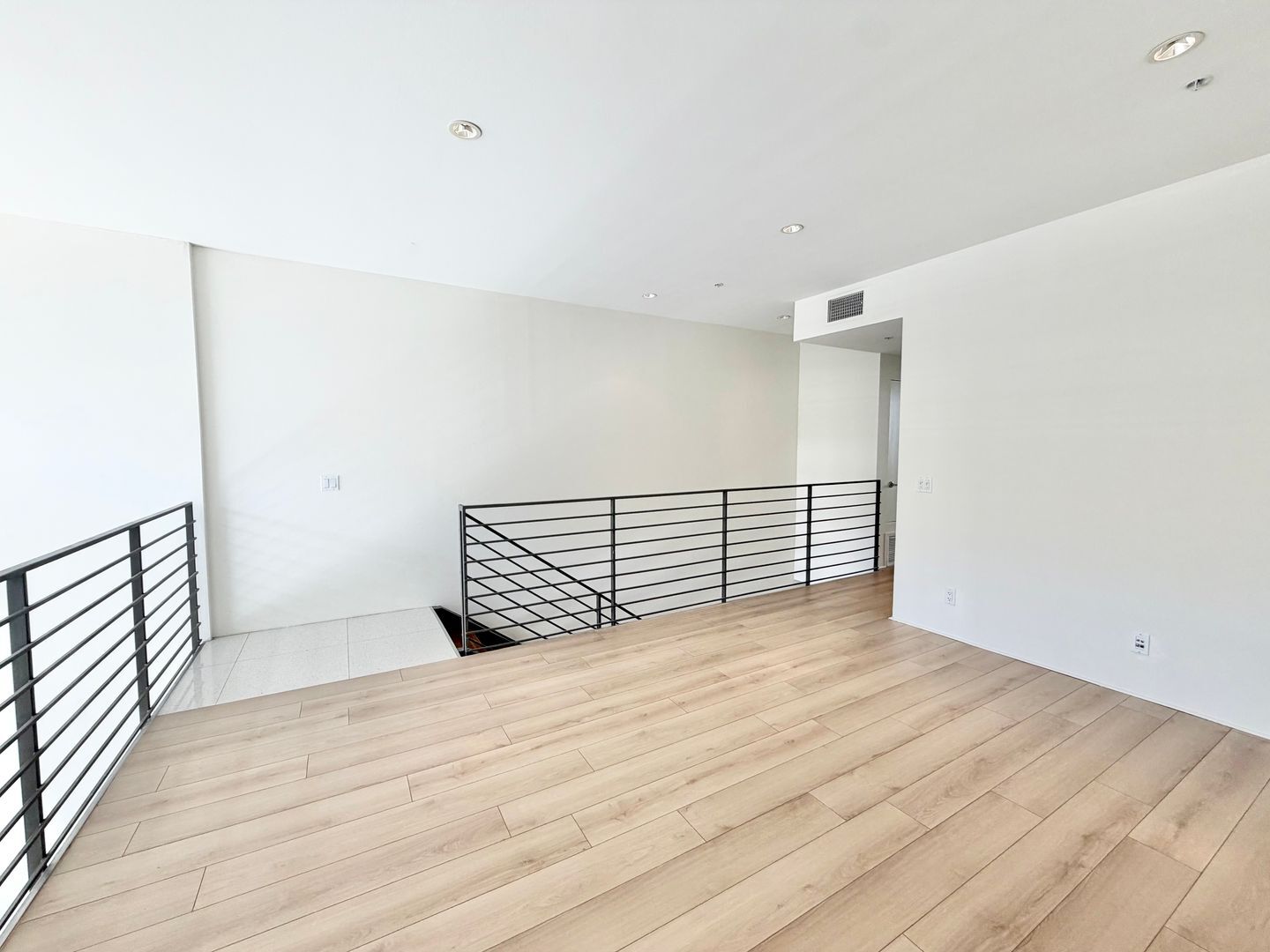 803 N Palm Canyon Dr.  - Unit 08 - Palm Springs - California - 2 bed, 2 bath rental property