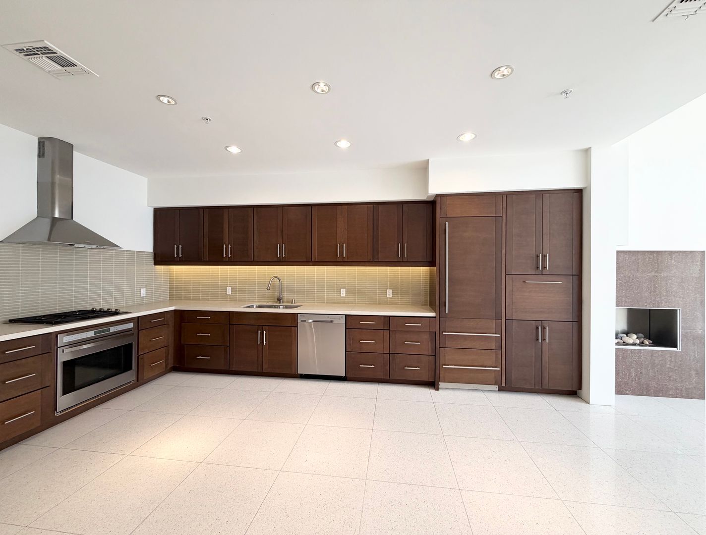 803 N Palm Canyon Dr.  - Unit 08 - Palm Springs - California - 2 bed, 2 bath rental property